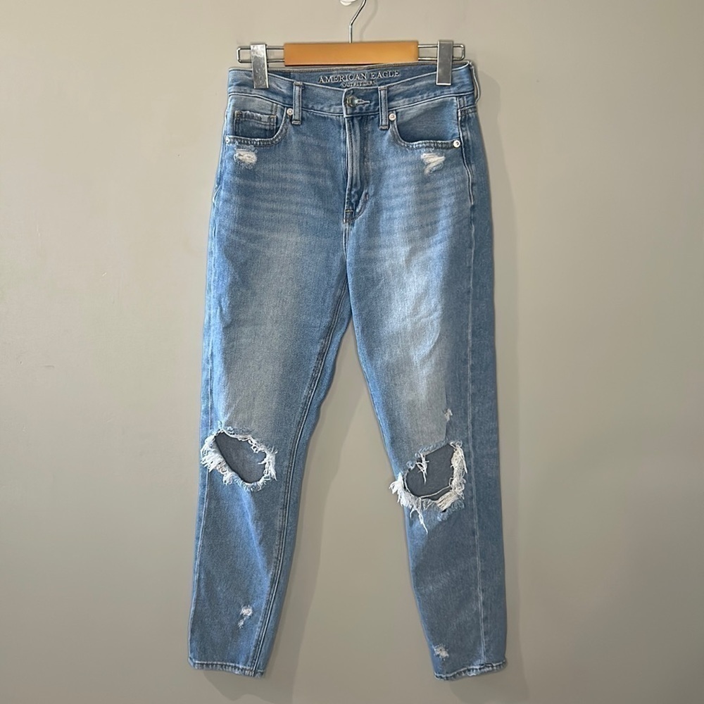 American Eagle Outfitters Mom Jean Light Blue Wash Hi-Rise Women's Size 0